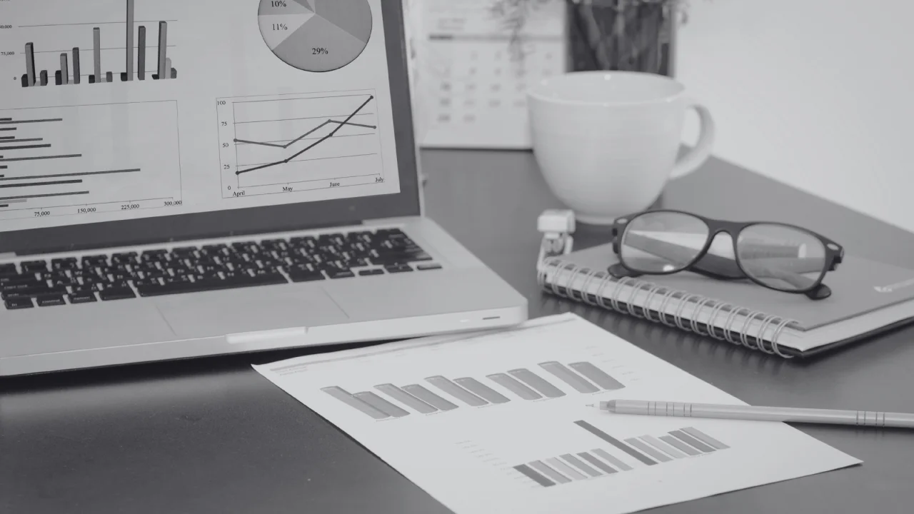 business performance analytics supporting small business growth and strategic decisions