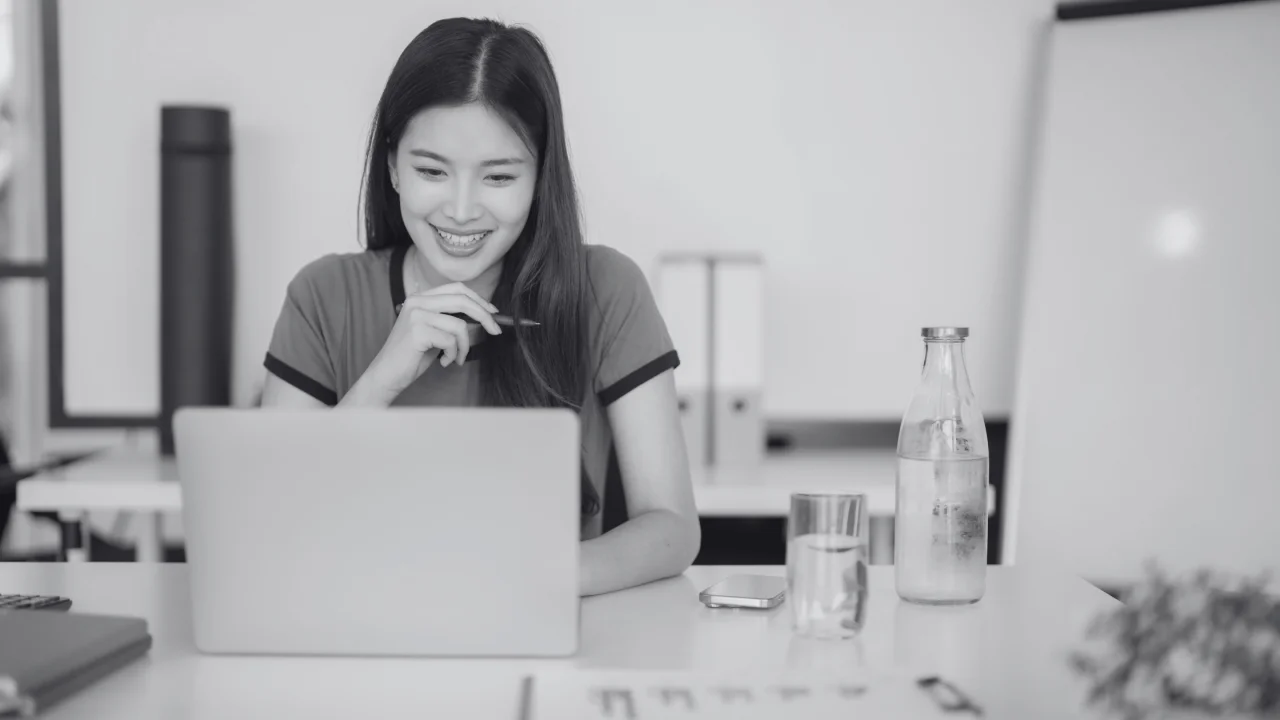 professional virtual assistant working remotely to support small business growth